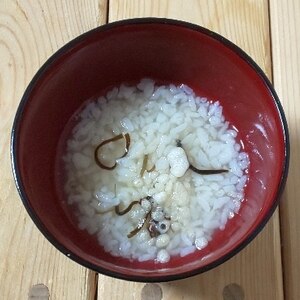 塩昆布と天かすの白だし茶漬け